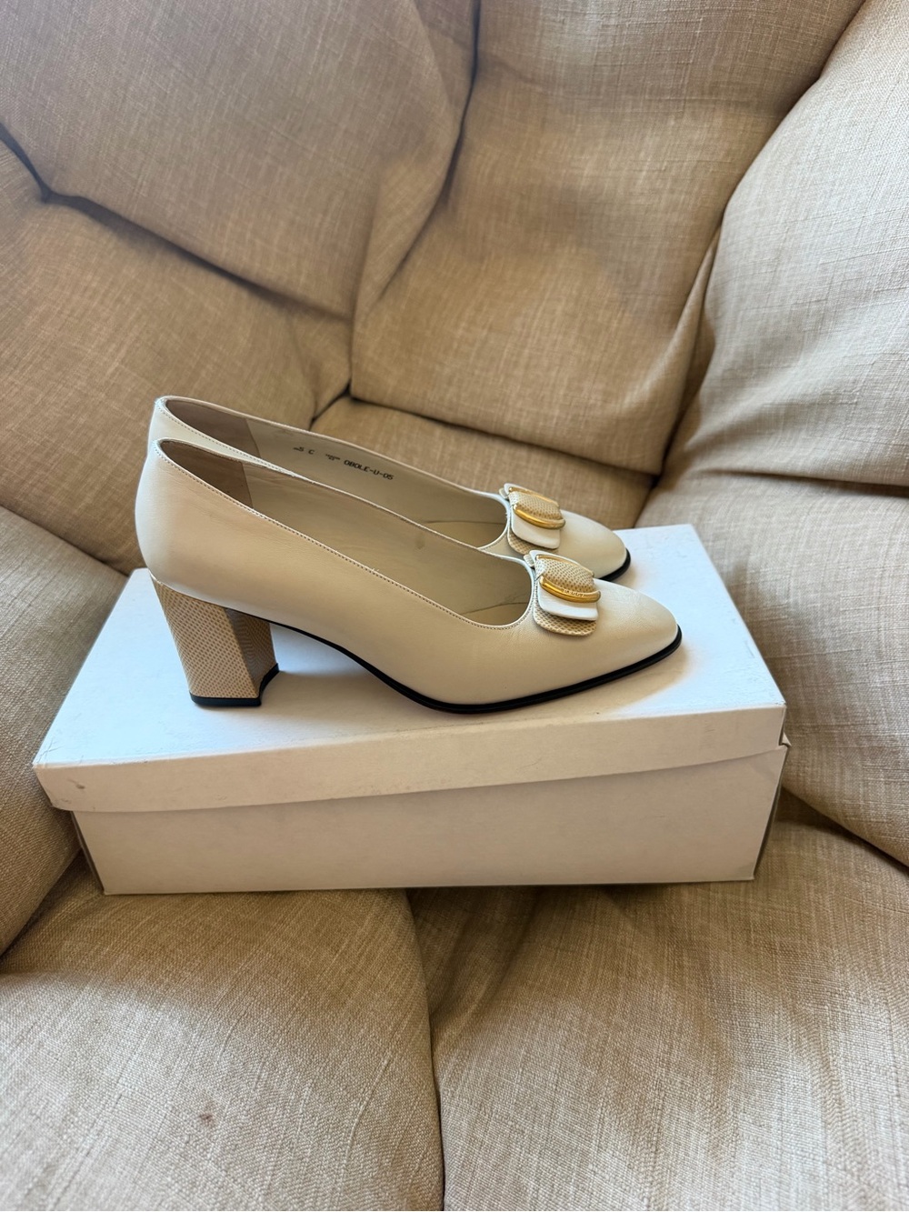 Vintage Bally Bellezza Cream Leather Block Heel Pumps 5.5